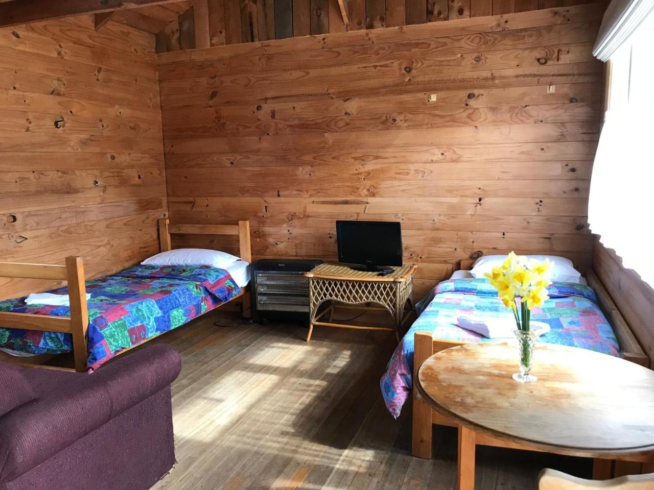 Somerset Beachside Cabin And Caravan Park Extérieur photo