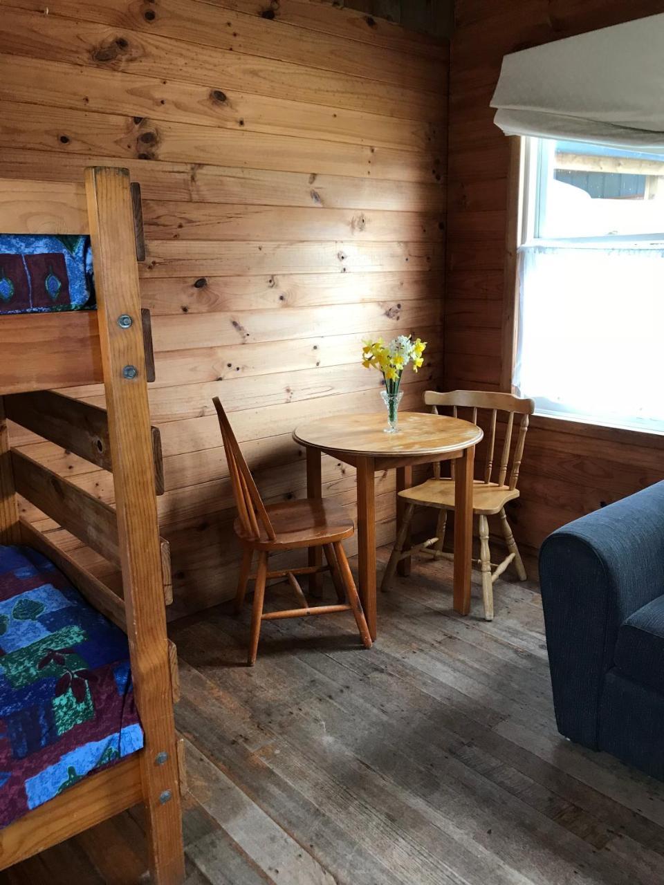 Somerset Beachside Cabin And Caravan Park Extérieur photo